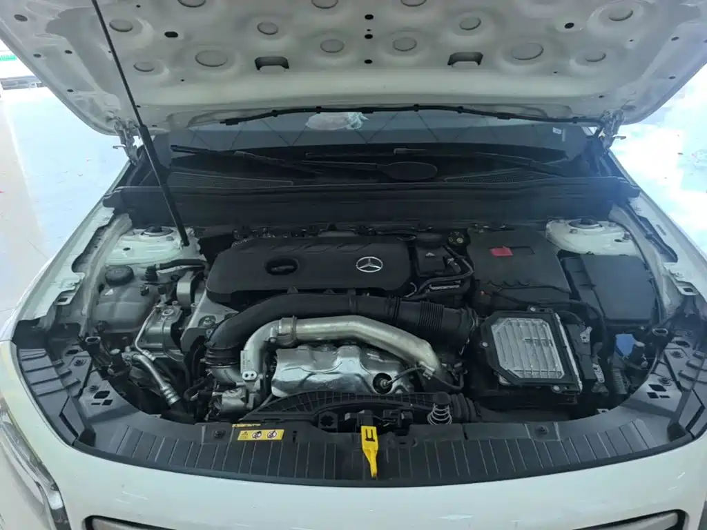 Mercedes-Benz GLB — миниатюра 20