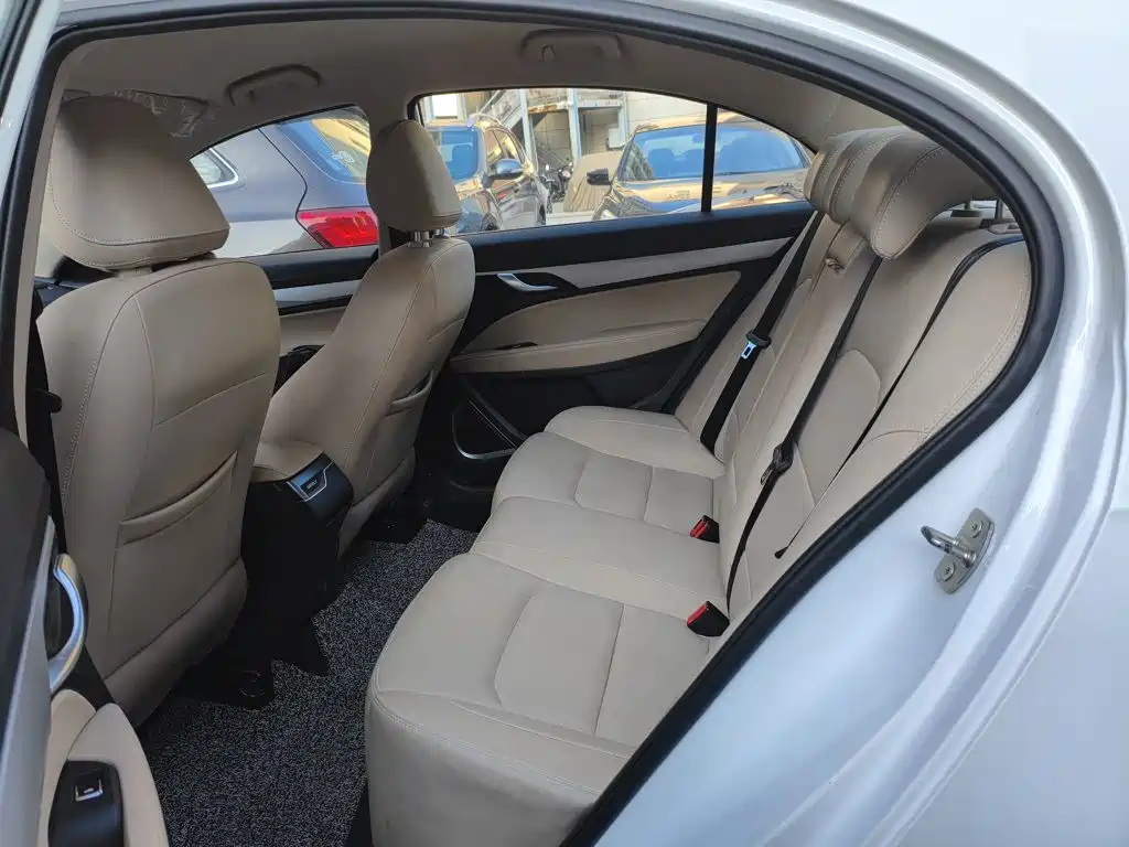 Geely Emgrand — миниатюра 17