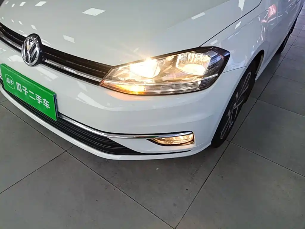 Volkswagen Golf — миниатюра 24