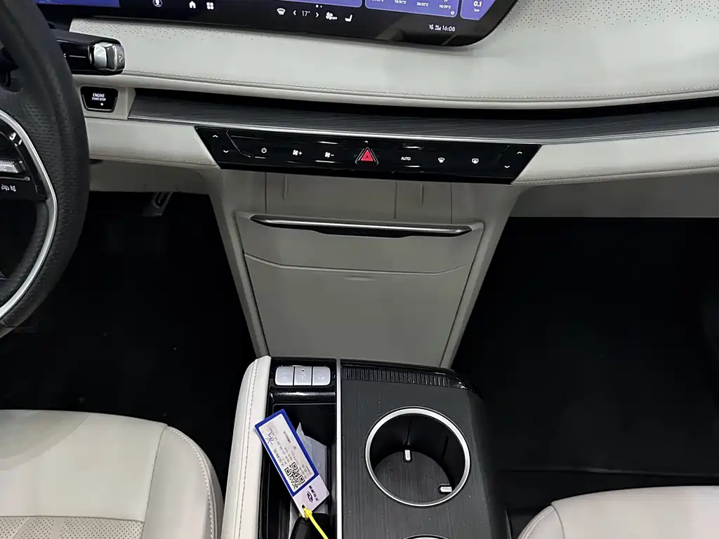 Buick GL8 Hybrid — миниатюра 7