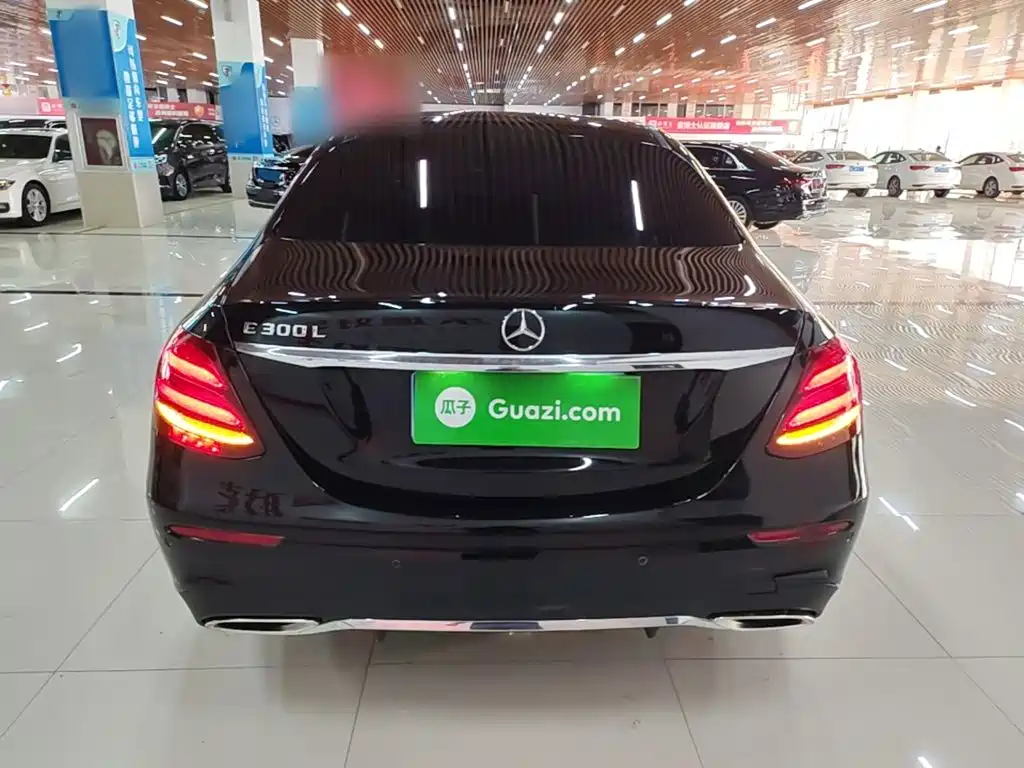 Mercedes-Benz E-Class — миниатюра 6