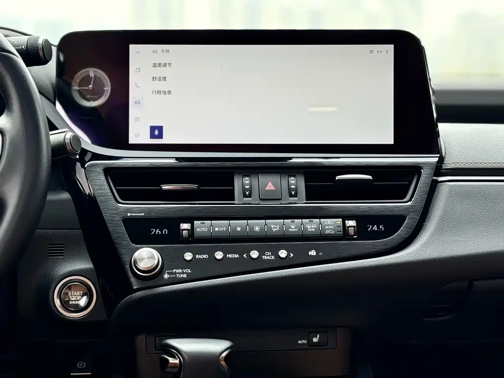 Lexus ES — миниатюра 11
