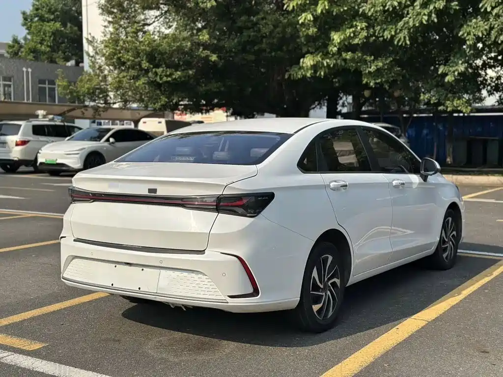 BAIC U5 Plus — миниатюра 8