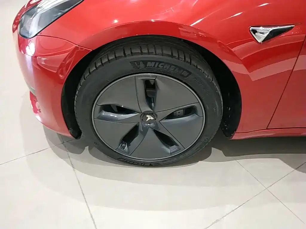 Tesla Model 3 — миниатюра 23