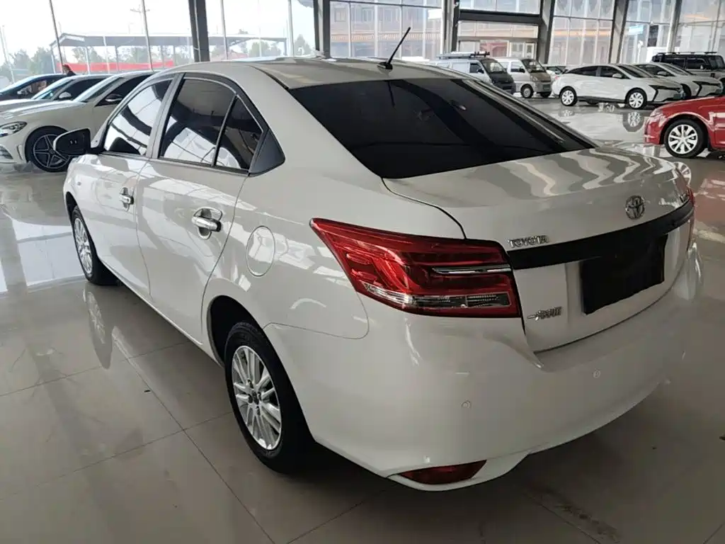 Toyota Vios — миниатюра 5