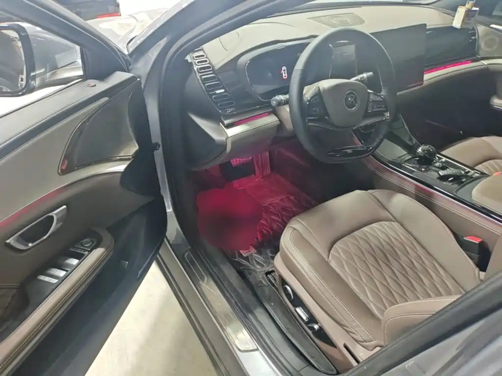 BYD Han — миниатюра 16