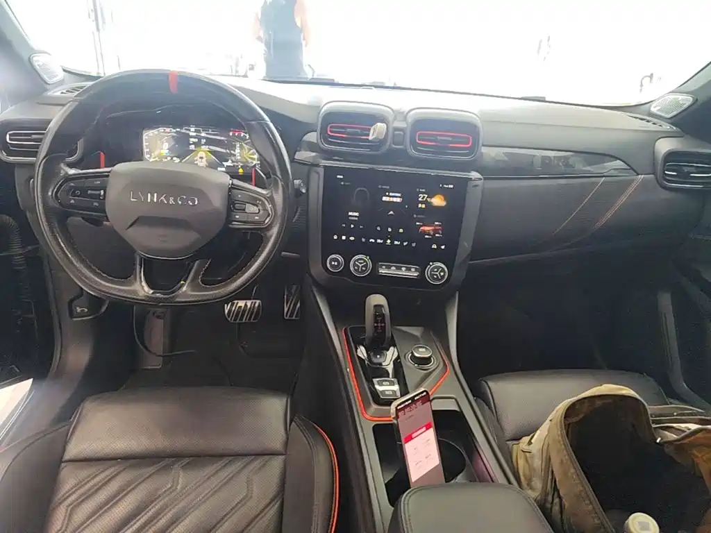 Lynk & Co 02 Hatchback — миниатюра 10