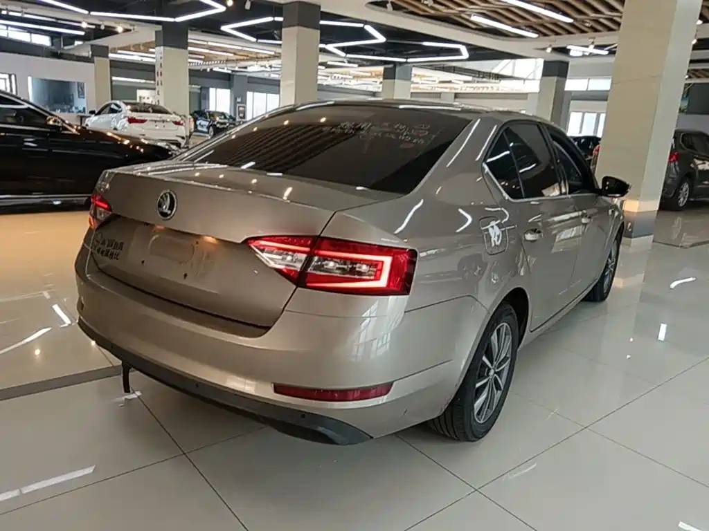 Skoda Octavia — миниатюра 7