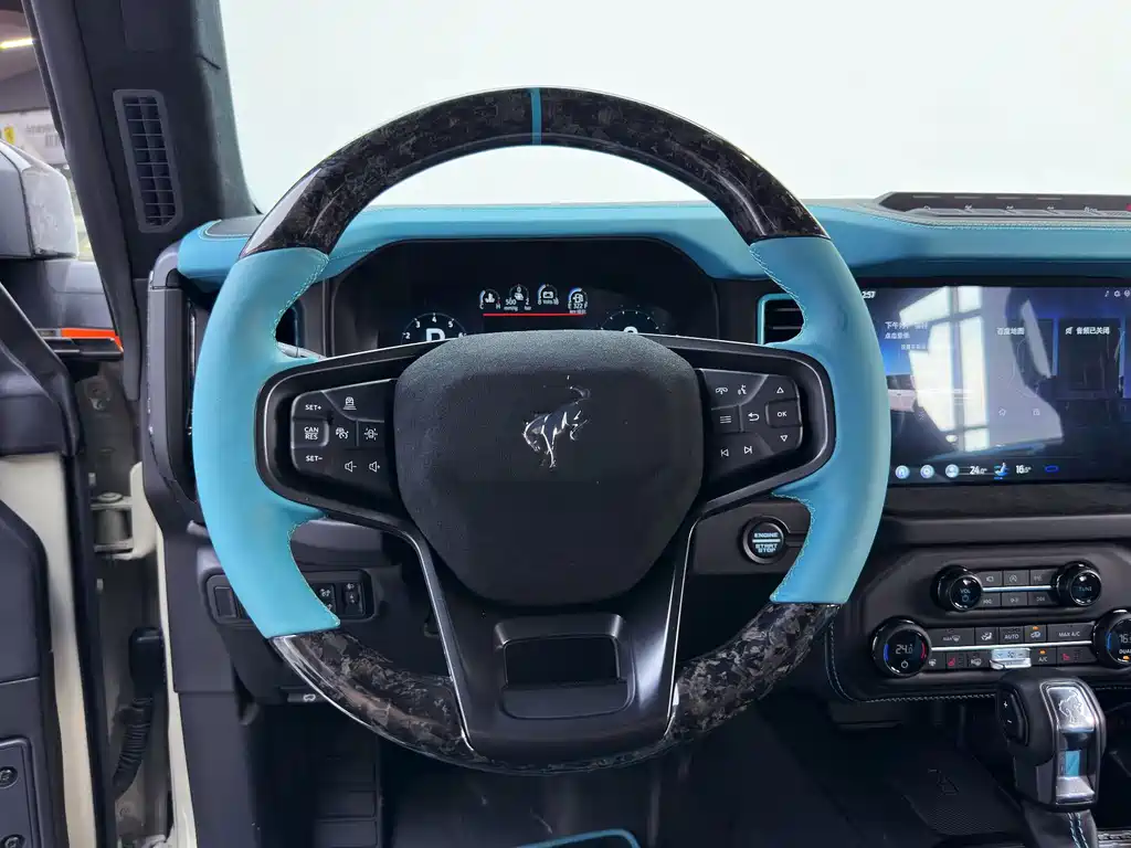 Ford Bronco — миниатюра 23