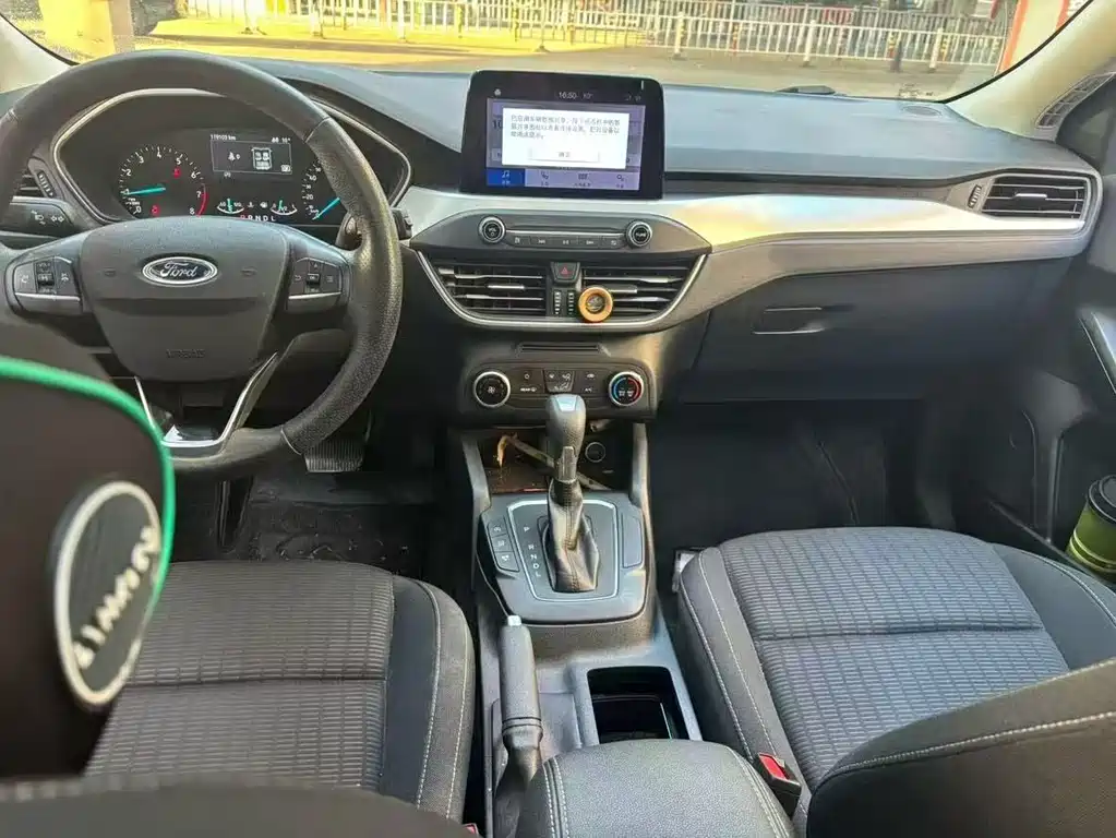 Ford Focus — миниатюра 5