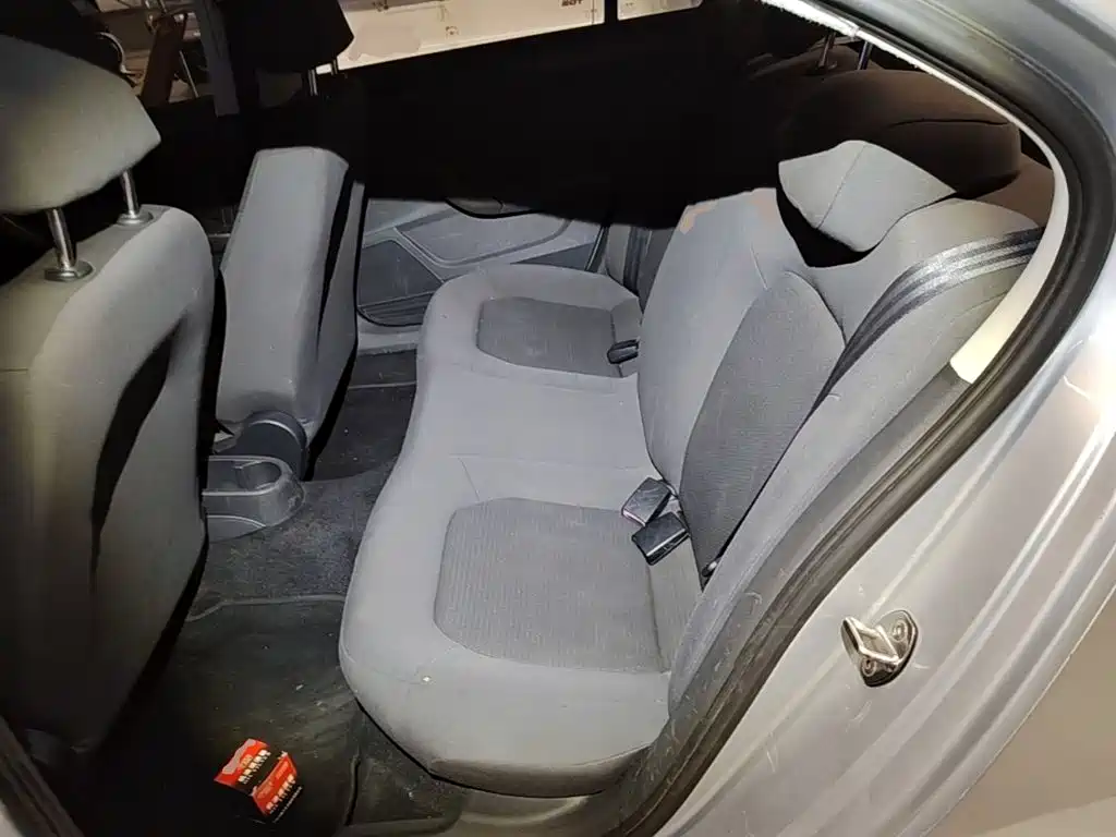 Volkswagen Santana — миниатюра 17