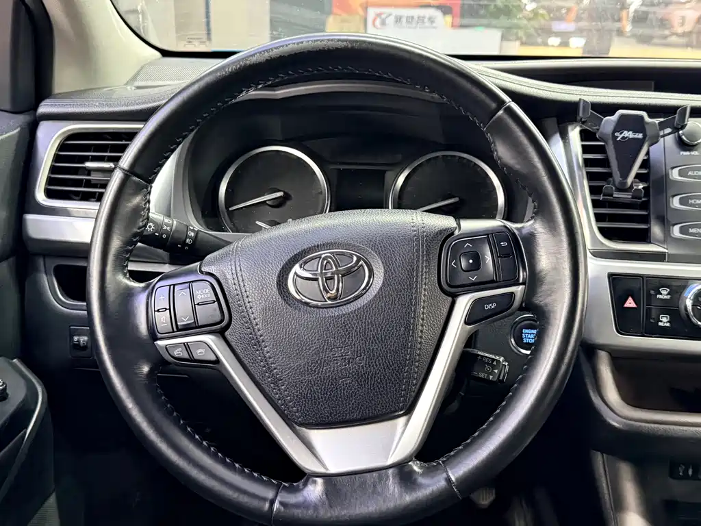 Toyota Highlander — миниатюра 8