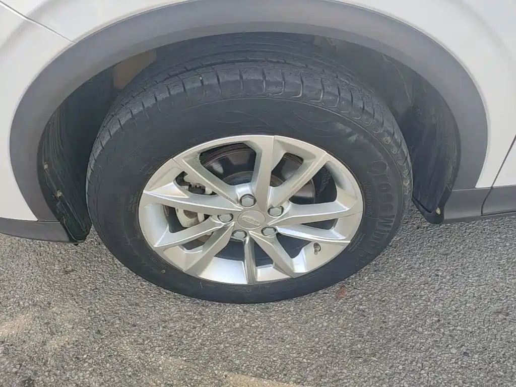 Geely Binyue — миниатюра 23