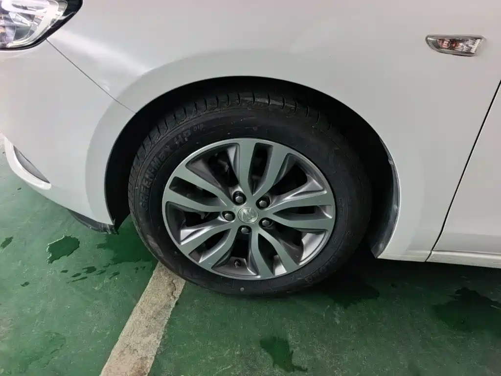 Buick Excelle — миниатюра 23