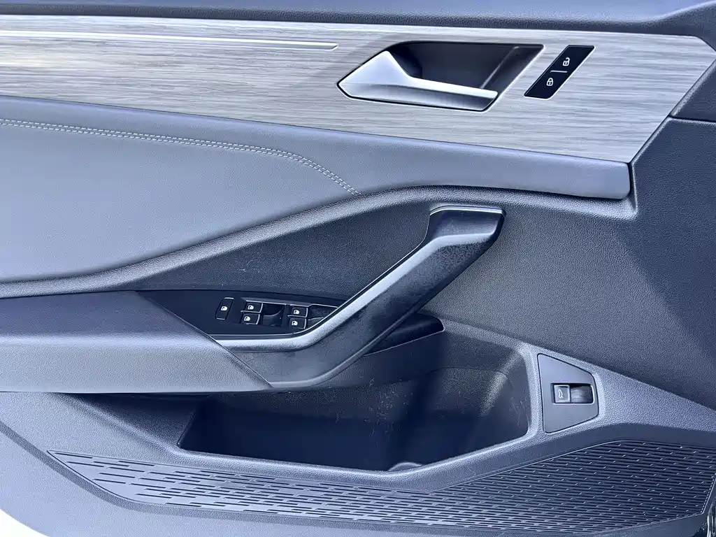 Volkswagen Sagitar — миниатюра 9