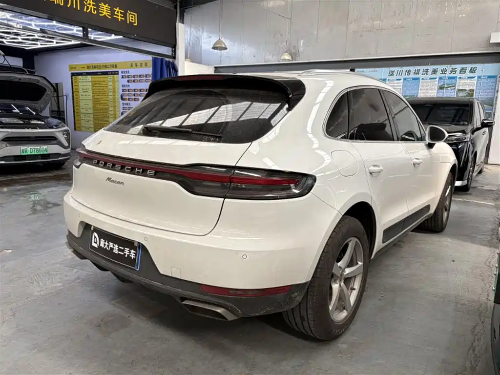 Porsche Macan — миниатюра 7