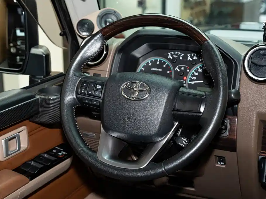 Toyota Land Cruiser — миниатюра 13