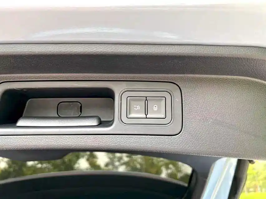 BYD PLUS New Energy — миниатюра 4