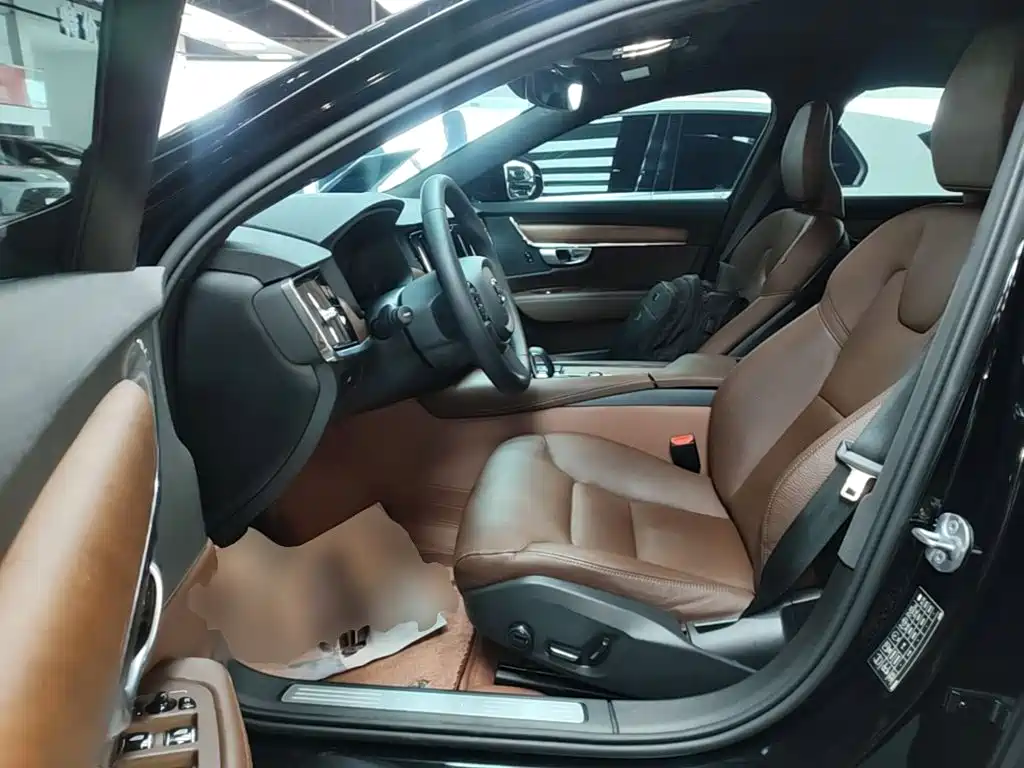 Volvo S90 — миниатюра 15