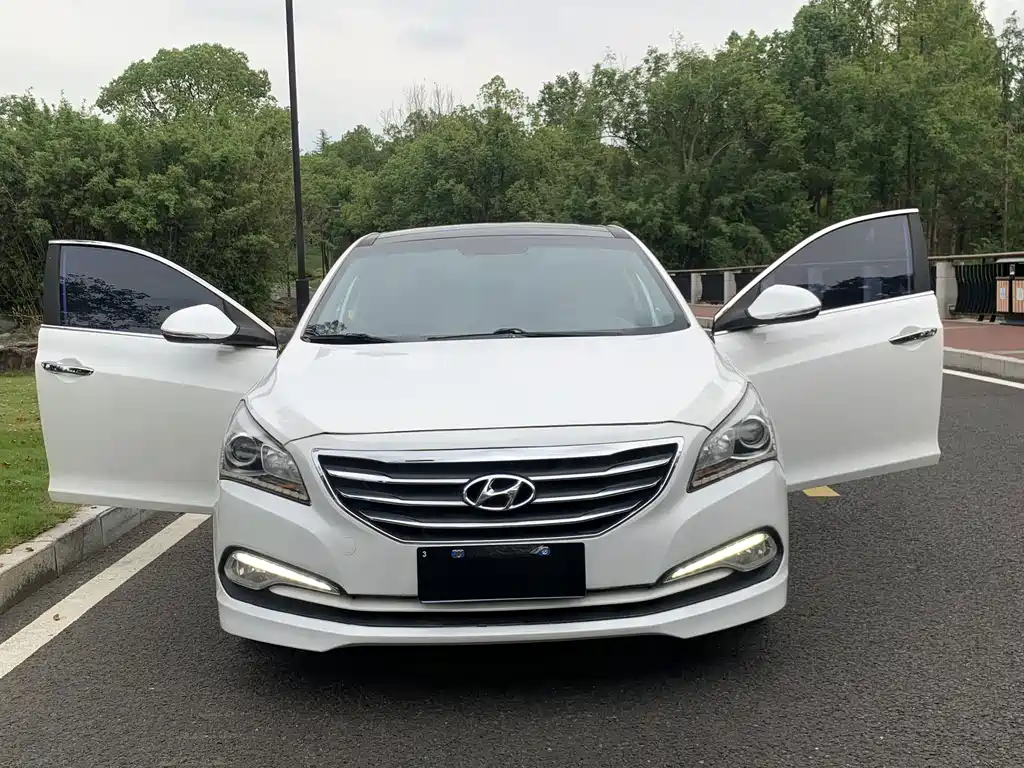 Hyundai Mistra 2014 1.8L AT Luxury DLX