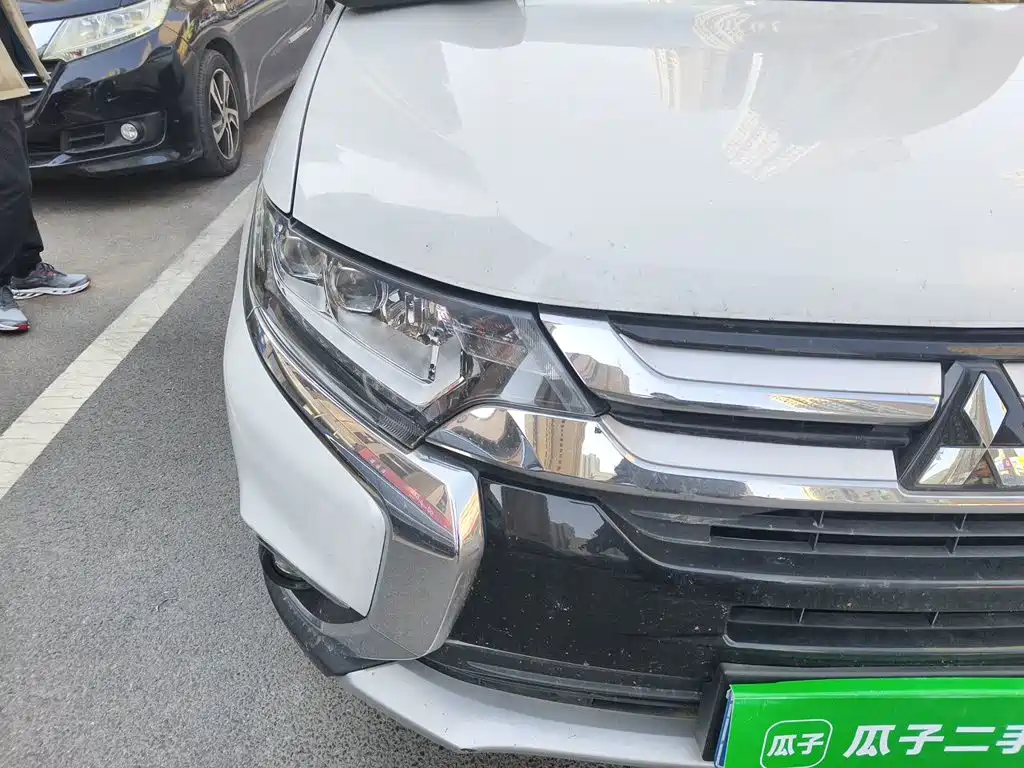 Mitsubishi Outlander — миниатюра 7
