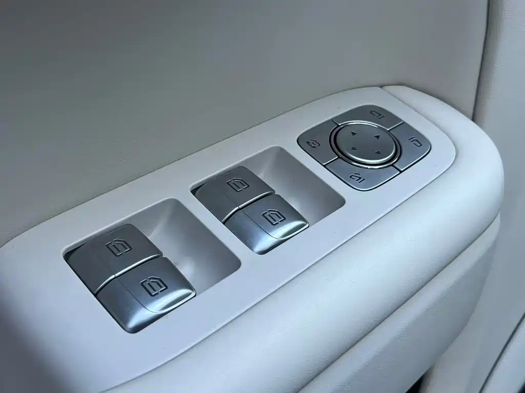 Li Auto Li L9 — миниатюра 16