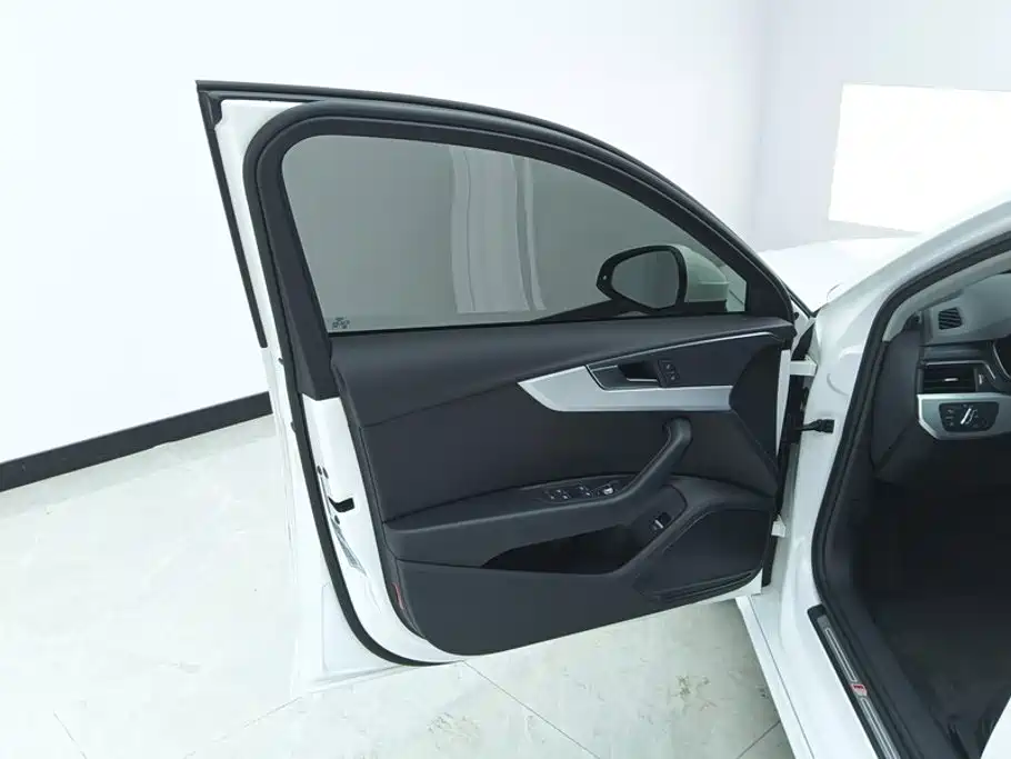 Audi A4L — миниатюра 7