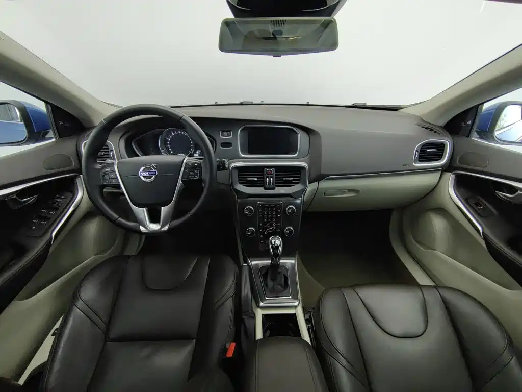 Volvo V40 — миниатюра 5