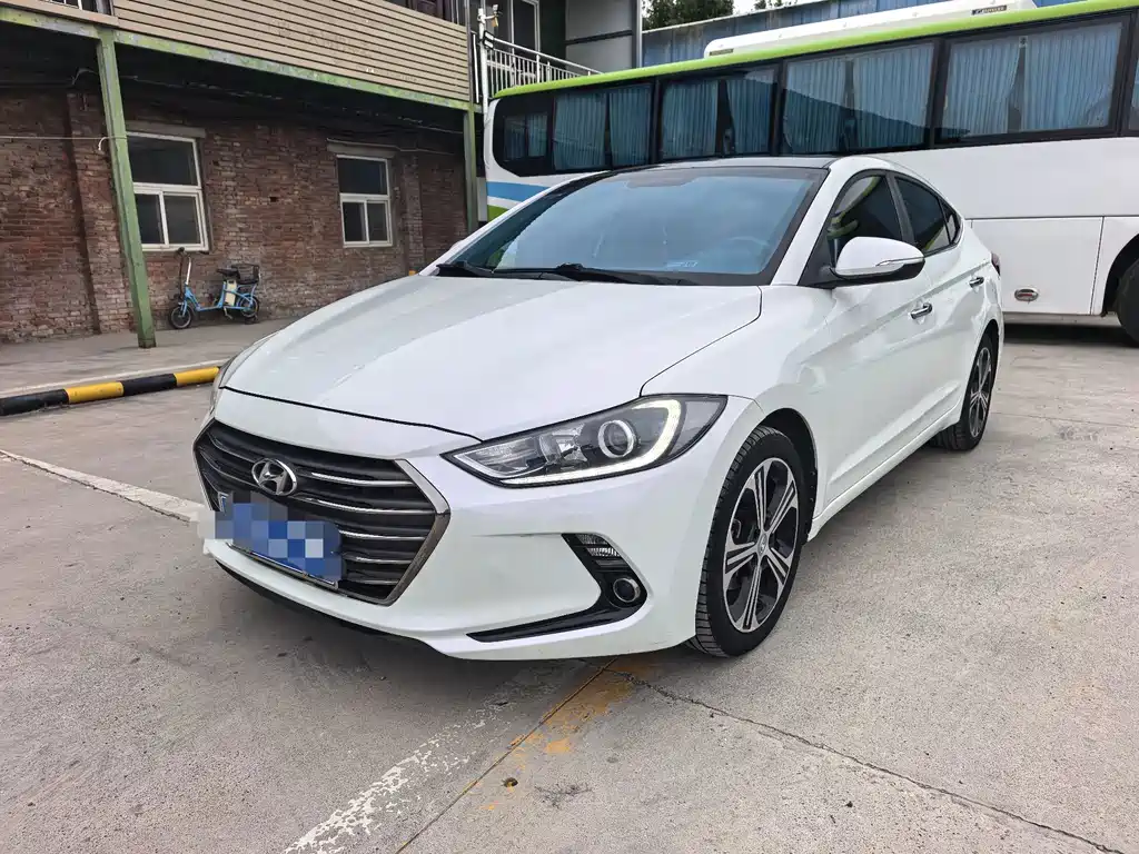 Hyundai Elantra — миниатюра 2