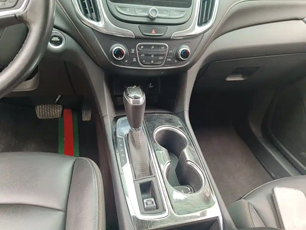 Chevrolet Equinox — миниатюра 14