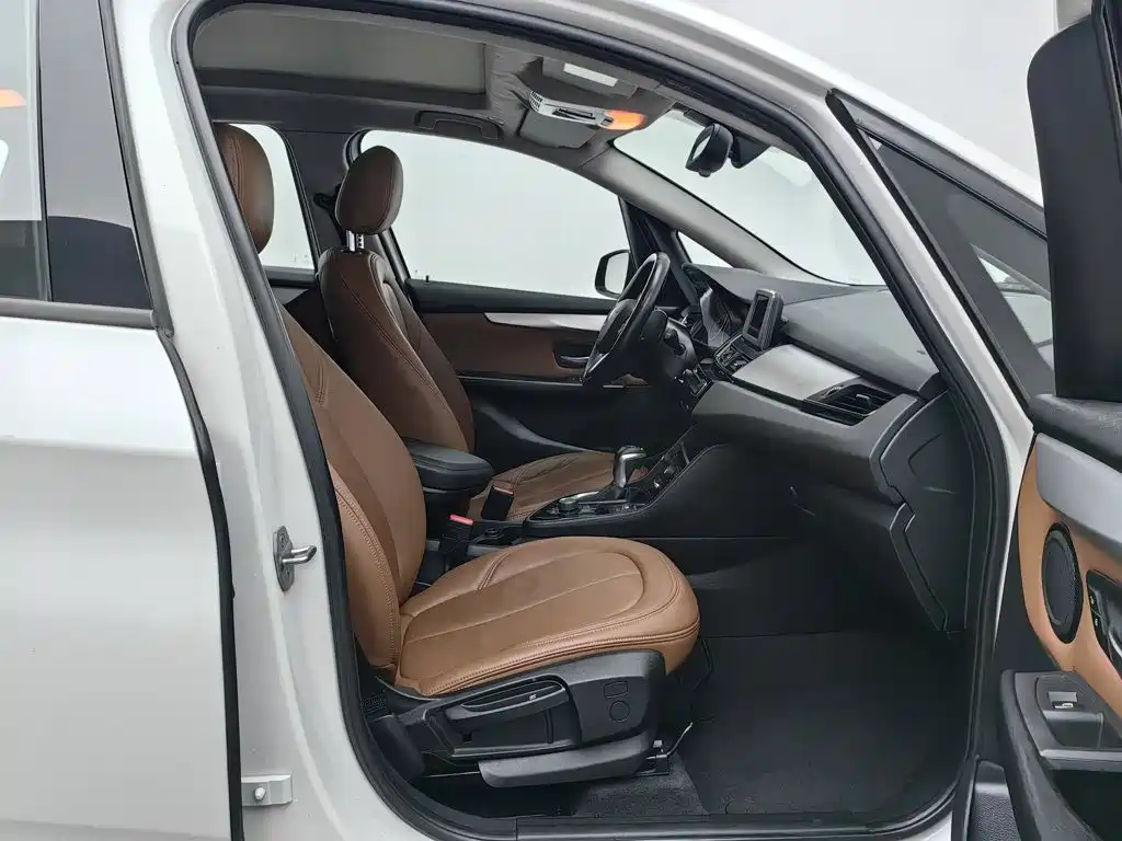 BMW 2 Series Active Tourer — миниатюра 23