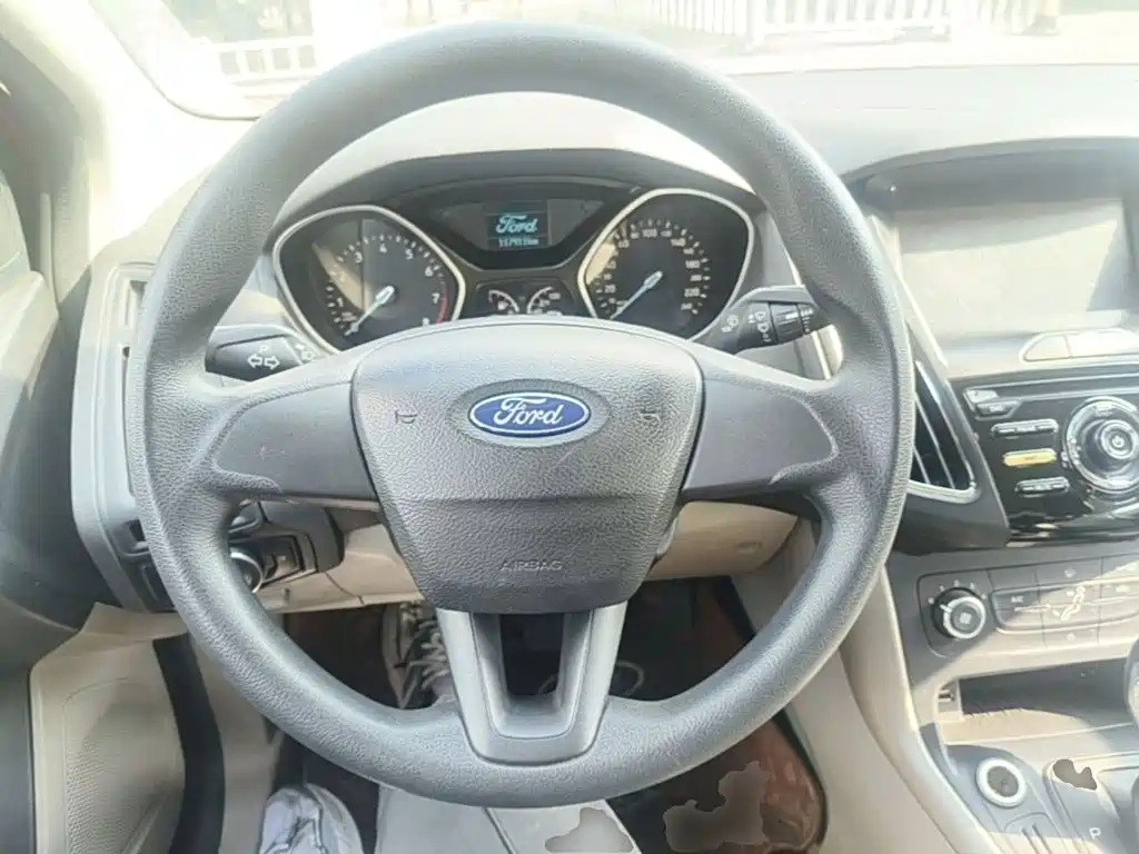 Ford Focus — миниатюра 11
