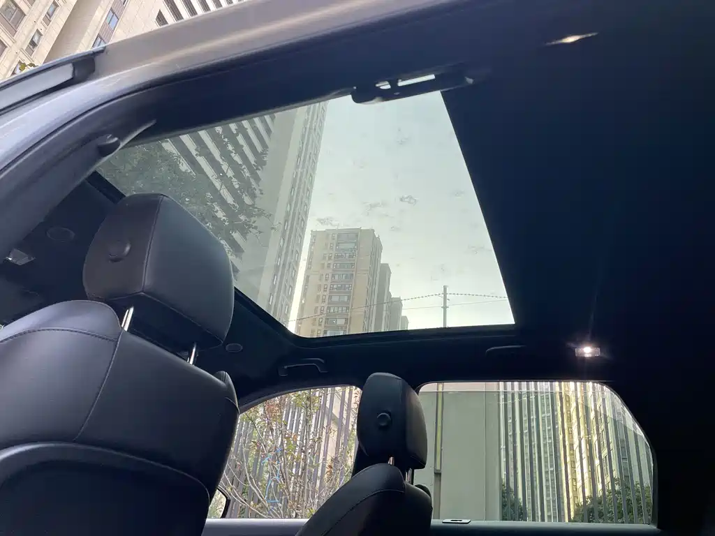Land Rover Discovery Sport — миниатюра 10