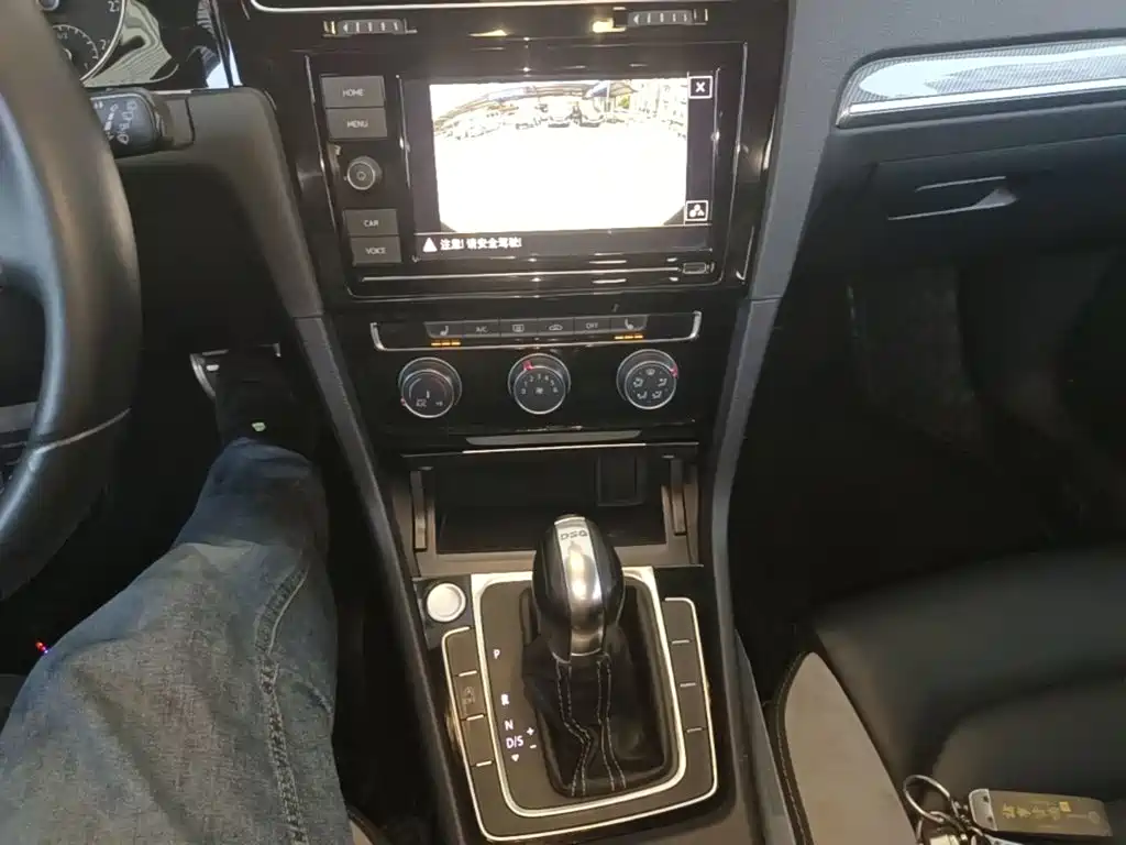 Volkswagen Golf — миниатюра 14