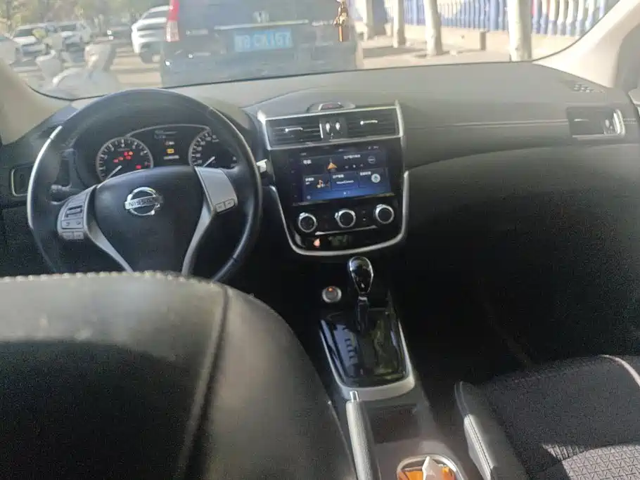 Nissan Tiida — миниатюра 12