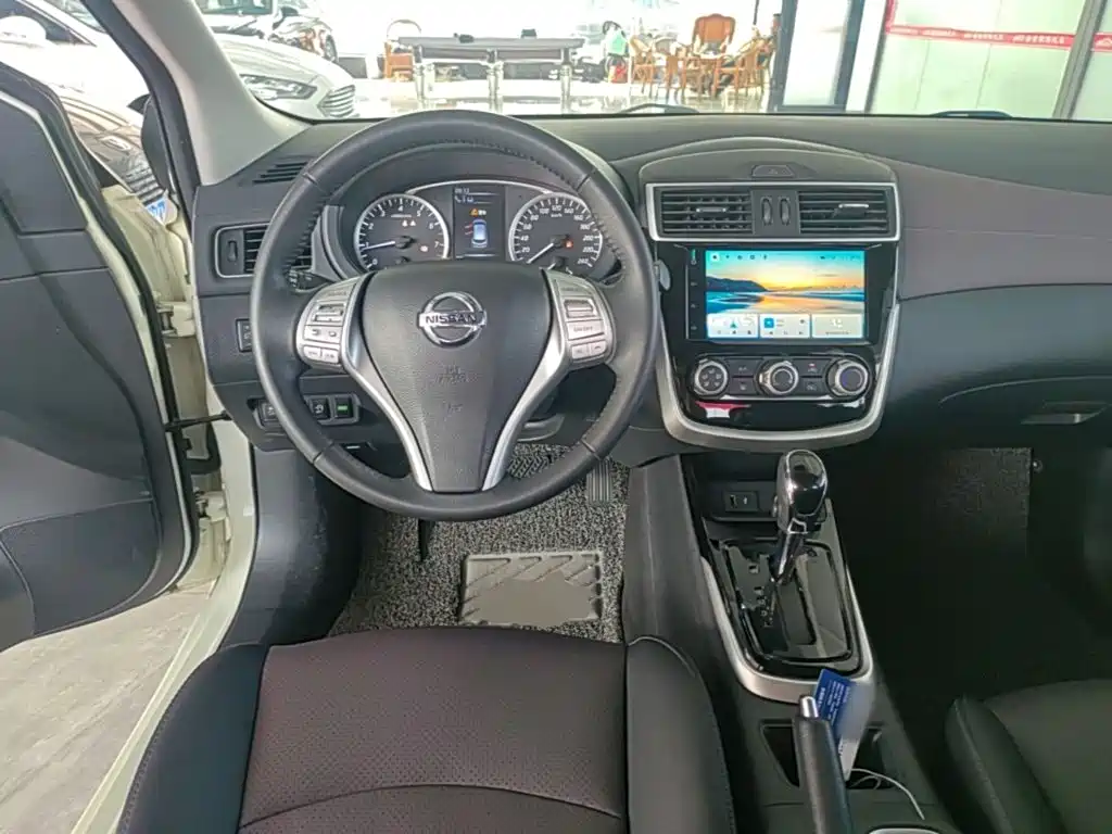 Nissan Tiida — миниатюра 11