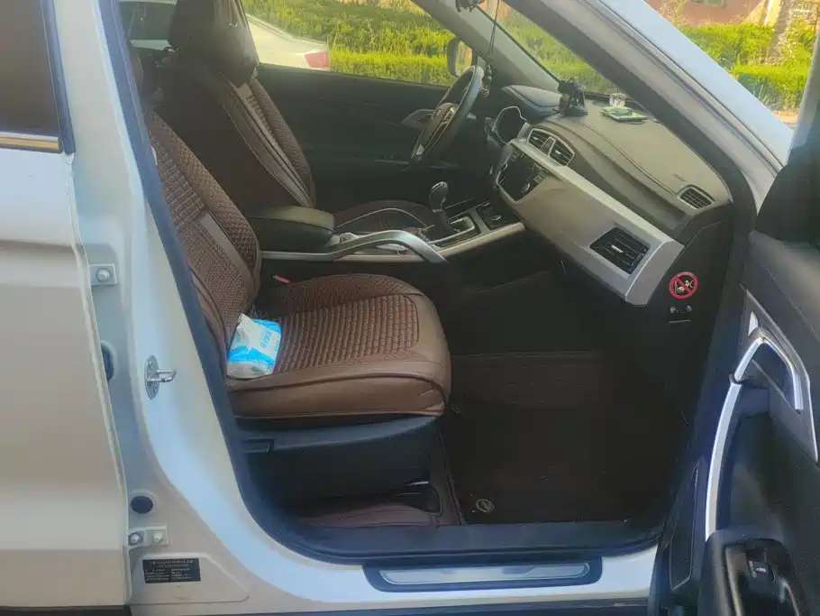 Geely Boyue — миниатюра 8