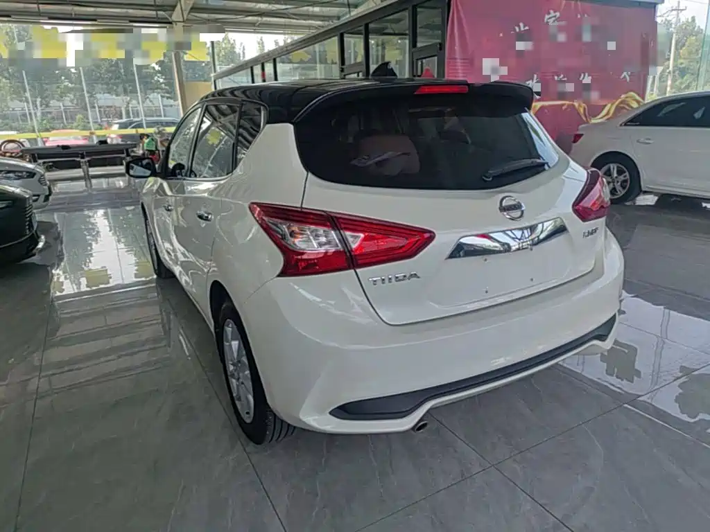 Nissan Tiida — миниатюра 5