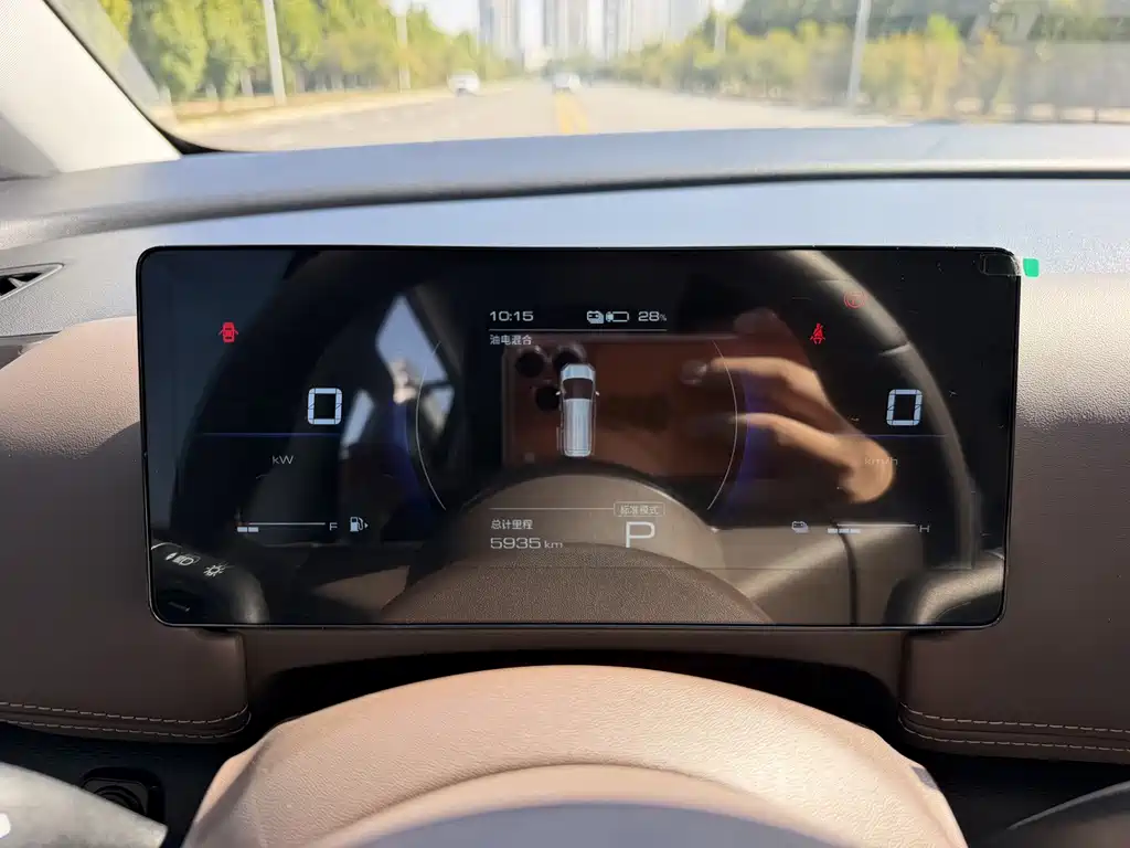 Wuling Xingguang 730 New Energy — миниатюра 12
