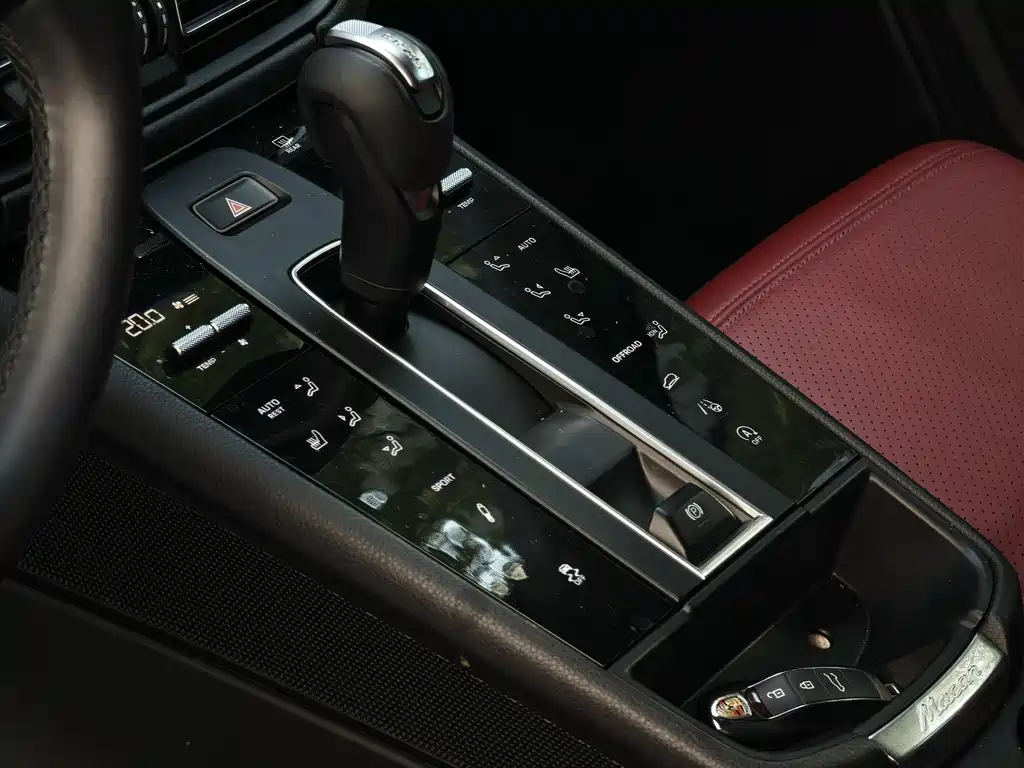 Porsche Macan — миниатюра 7