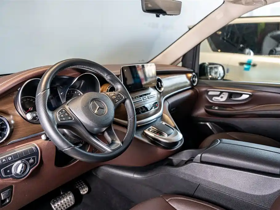 MERCEDES-BENZ V CLASS