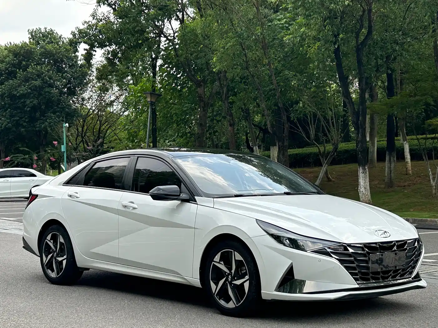 伊兰特 2022款 1.5L CVT LUX尊贵版 2022