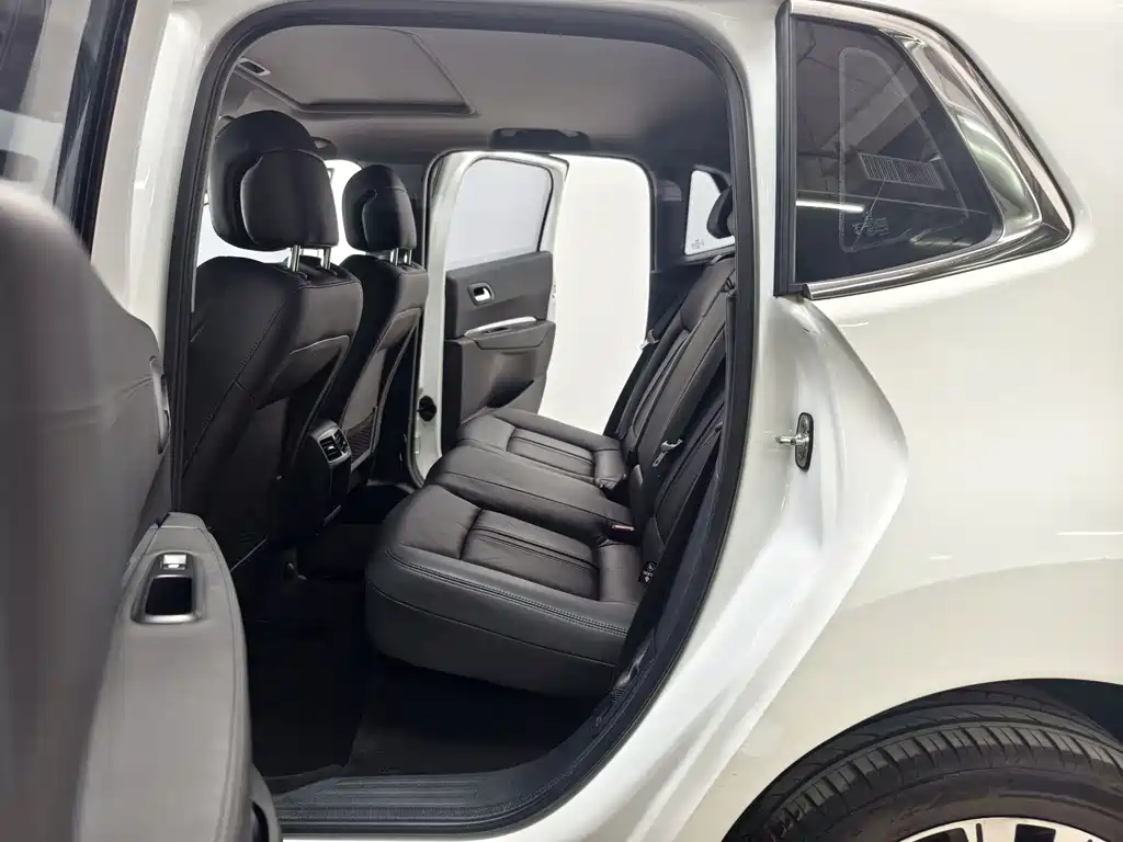 Peugeot 3008 — миниатюра 13