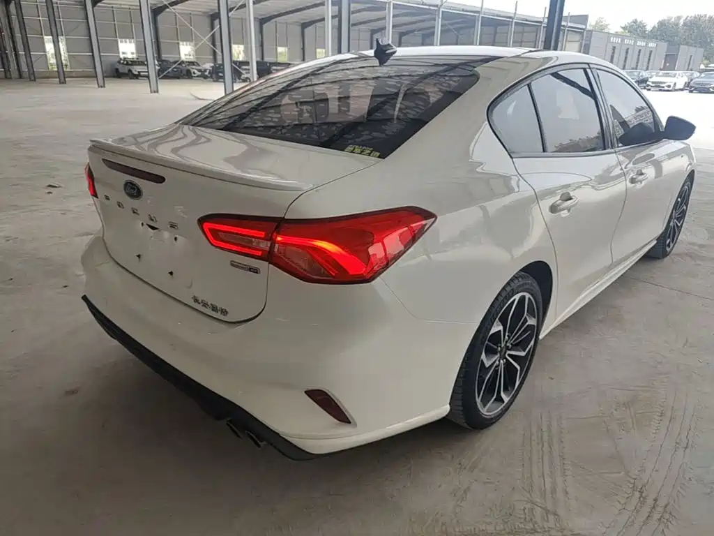 Ford Focus — миниатюра 8