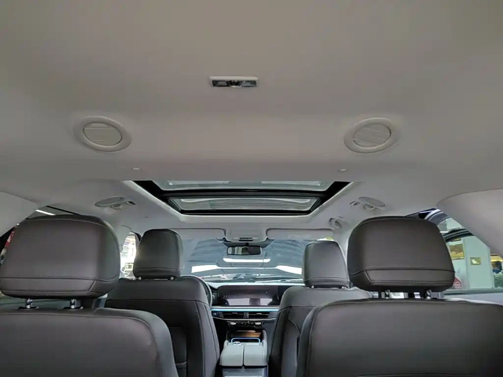 Ford Explorer — миниатюра 18
