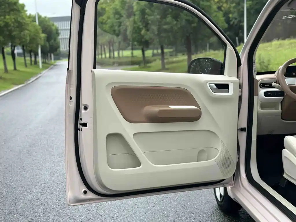 Wuling MINIEV — миниатюра 11