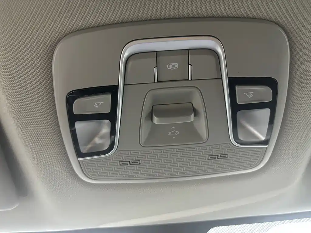 Geely Binyue — миниатюра 18