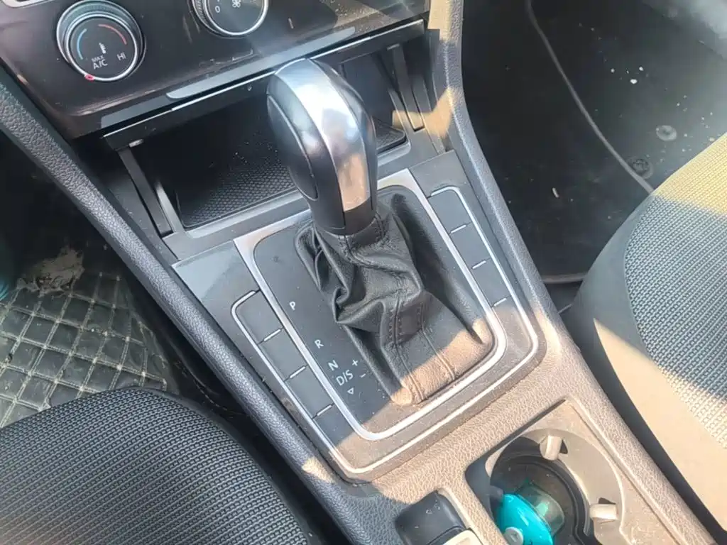 Volkswagen Golf — миниатюра 14