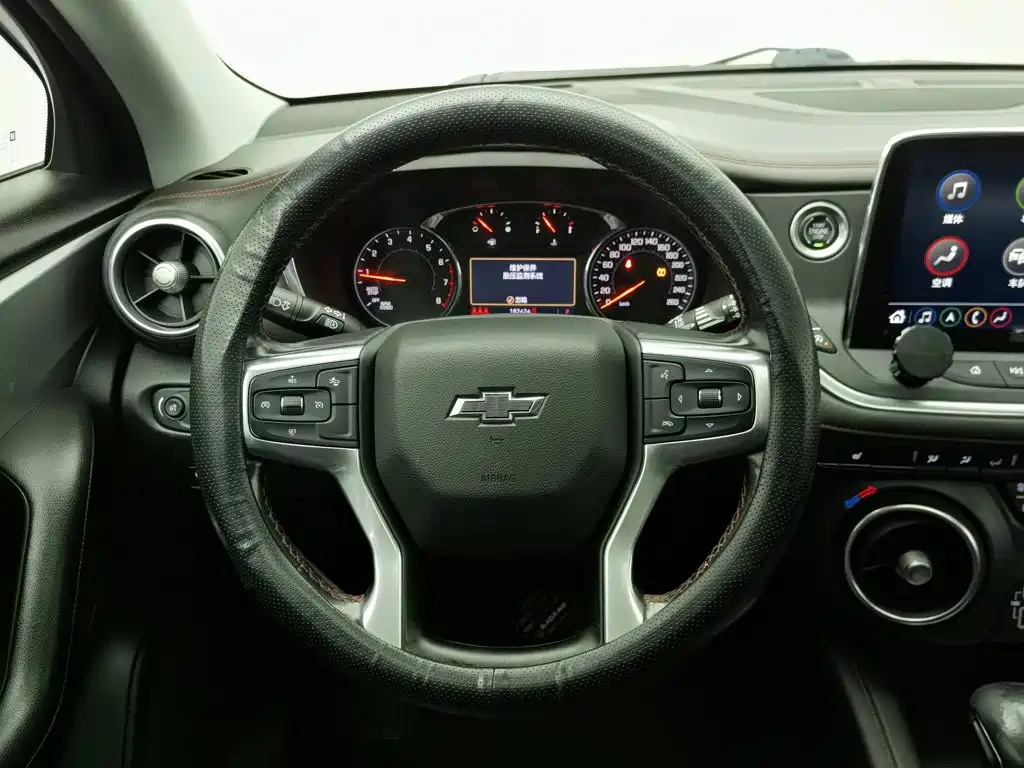 Chevrolet Blazer — миниатюра 11