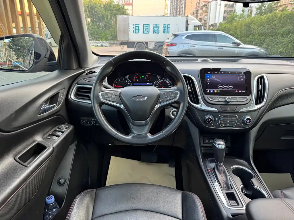 Chevrolet Equinox — миниатюра 16